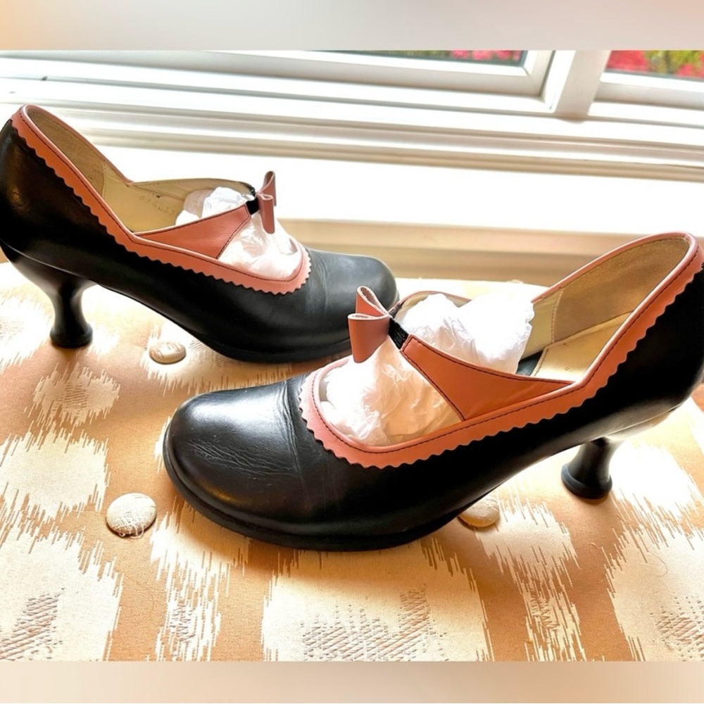 Elegant Black and Pink Women's Shoes